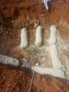 近期武漢輸水管線DN2600管道犧牲陽極安裝現(xiàn)場(chǎng)